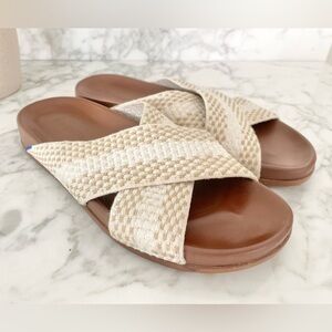 Rothy’s the weekend slide flat sandals in vanilla cone cross straps size 8.5